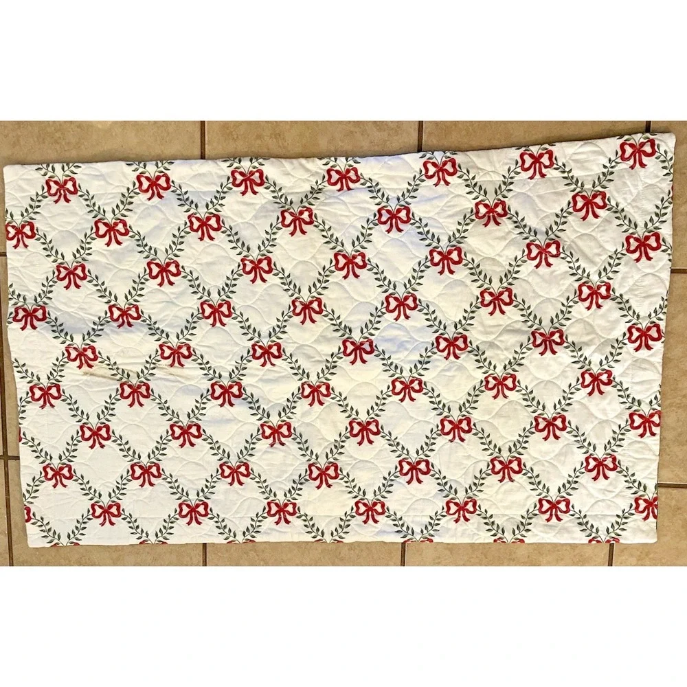 Laura Ashley Christmas Pillow Shams Covers King Size White Red Green Bow Set 2